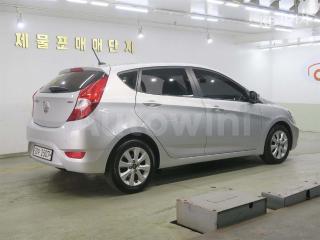 KMHCT51UGHU306717 2017 HYUNDAI ACCENT  WIT 1.6 VGT MORDERN-3