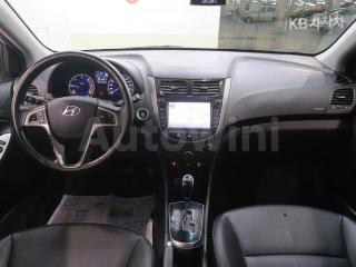KMHCT51UGHU306717 2017 HYUNDAI ACCENT  WIT 1.6 VGT MORDERN-4