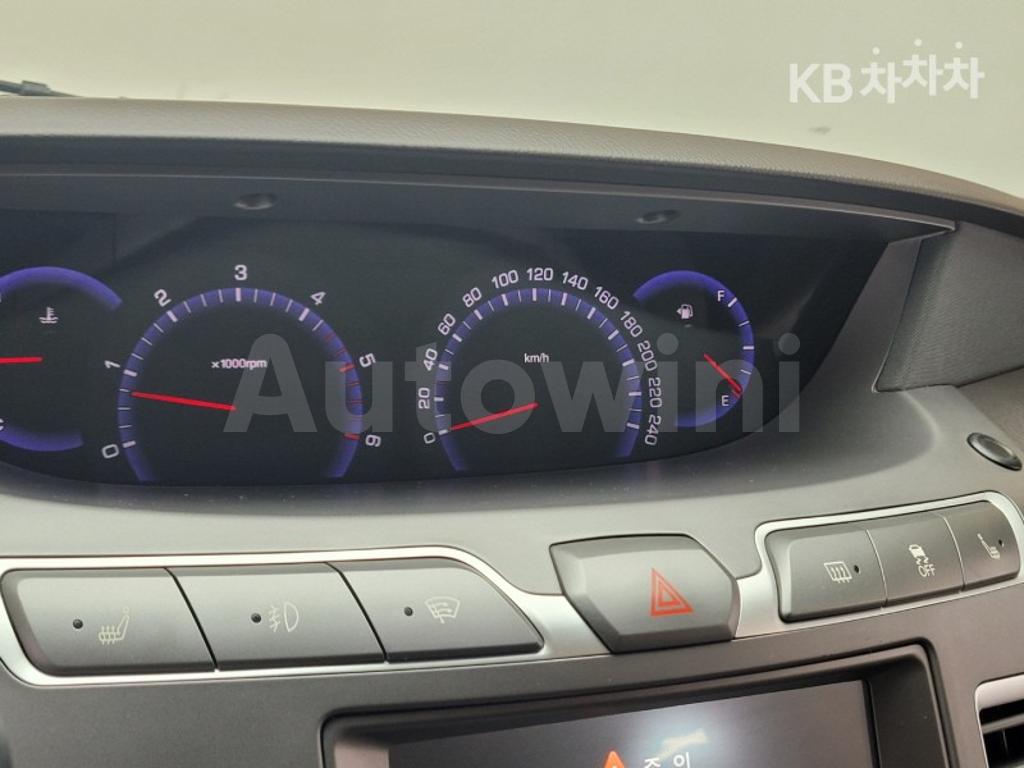 2016 SSANGYONG KORANDO TURISMO 9 SEATS 4WD OUTDOOR EDITION - 9