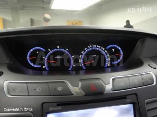 2016 SSANGYONG KORANDO TURISMO 9 SEATS 4WD TX - 16