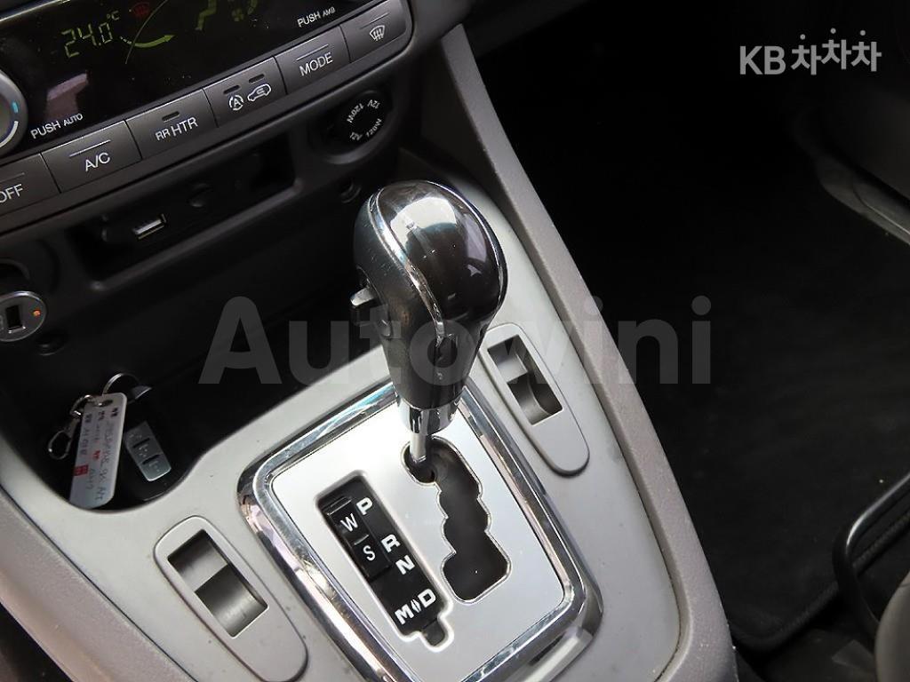 2016 SSANGYONG KORANDO TURISMO 9 SEATS 4WD TX - 9