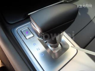 2020 GENESIS G70 2.0T AWD ADVANCED - 10