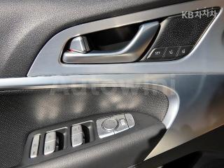 2020 GENESIS G70 2.0T AWD ADVANCED - 11