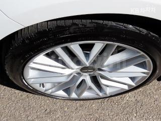 2020 GENESIS G70 2.0T AWD ADVANCED - 20
