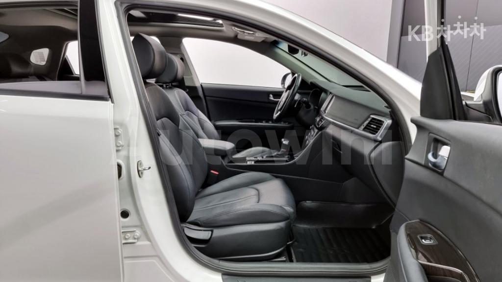 2016 KIA K5 2ND GEN OPTIMA 1.7 DIESEL SX PRESTIGE - 12