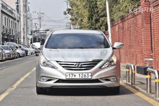 KMHEB41ABEA626482 2014 HYUNDAI YF SONATA THE BRILLIANT CVVL STYLE-1