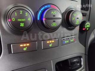 2014 HYUNDAI GRAND STAREX H-1 12 SEATS LPI WAGON CVX PREMIUM - 17