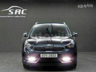 KNACA81CGHA072106 2017 KIA NIRO 1.6 LUXURY-0