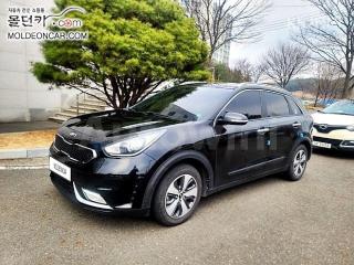 KNACB81CGHA025888 2017 KIA NIRO 1.6 PRESTIGE-0