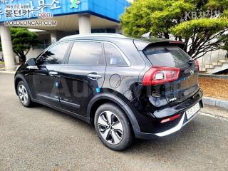 2017 KIA NIRO 1.6 PRESTIGE - 9