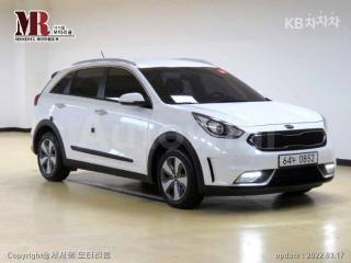 KNACB81CGHA001585 2017 KIA NIRO 1.6 LUXURY-1