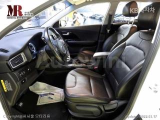 KNACB81CGHA001585 2017 KIA NIRO 1.6 LUXURY-4