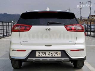 KNACB81CGHA078198 2017 KIA NIRO 1.6 PRESTIGE-3