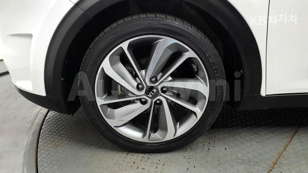 KNACB81CGHA007744 2017 KIA NIRO 1.6 PRESTIGE-4