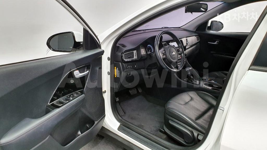 2017 KIA NIRO 1.6 PRESTIGE - 12