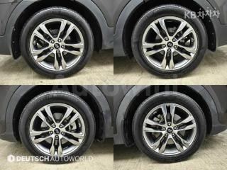 KMHSR81XDHU211764 2017 HYUNDAI  MAXCRUZ DIESEL(E-VGT)R2.2 4WD 파이니스트 EDITION 7 SEATS-4