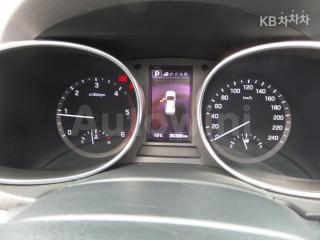 2017 HYUNDAI  MAXCRUZ DIESEL(E-VGT)R2.2 2WD EXCLUSIVE 6 SEATS - 17
