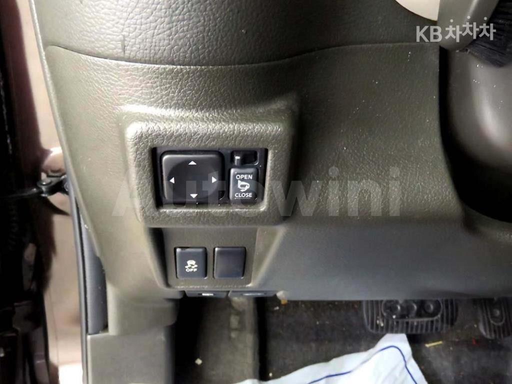 2012 NISSAN CUBE 1.8 S CVT - 20
