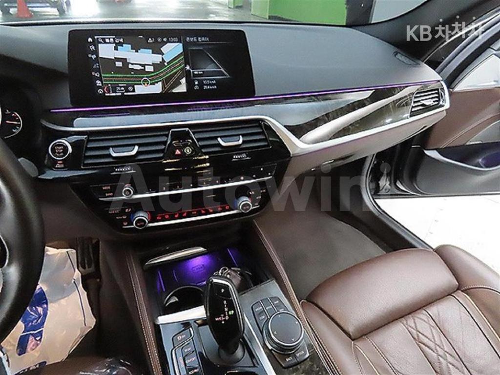 2017 BMW  5SERIES G30  530D M SPORT - 12
