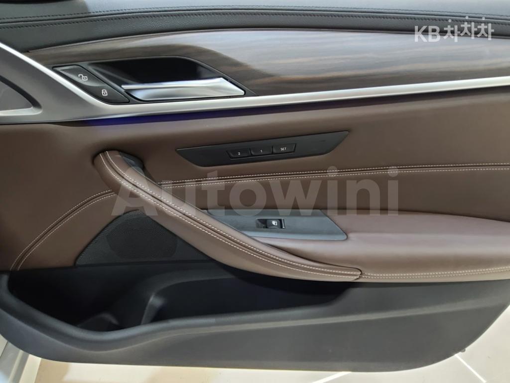 2017 BMW  5SERIES G30  530I M SPORT PLUS - 19