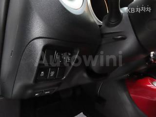 2015 NISSAN JUKE 1.6 SV - 9