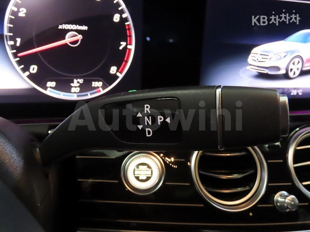 2017 MERCEDES BENZ E-CLASS W213  E400 4MATIC EXCLUSIVE - 12