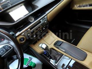 2017 LEXUS ES 300H SUPRME - 9