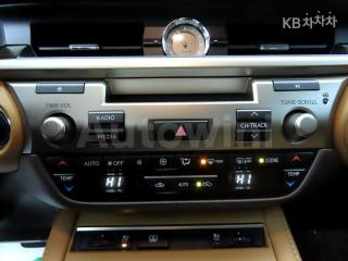 2017 LEXUS ES 300H SUPRME - 12