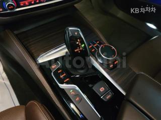 2017 BMW  5SERIES G30  520D M SPORT PLUS - 11