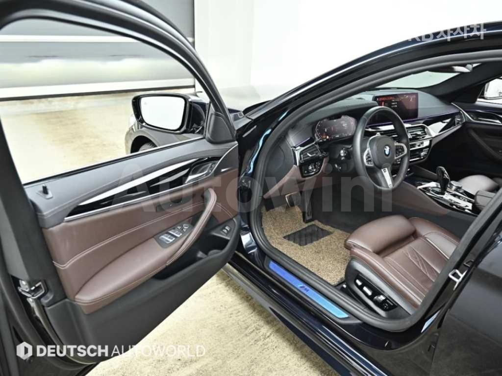 2021 BMW  5SERIES G30  523D M SPORT - 11