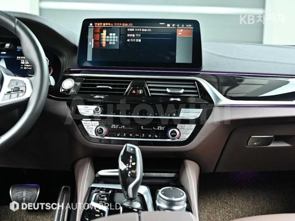 2021 BMW  5SERIES G30  523D M SPORT - 14