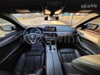 2017 BMW  5SERIES G30  520D XDRIVE M SPORT PACKAGE PLUS - 8