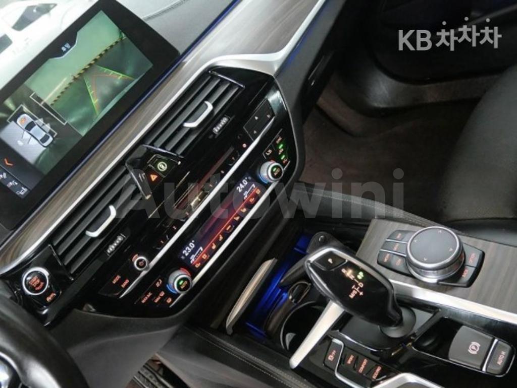 2017 BMW  5SERIES G30  530I M SPORT PLUS - 9