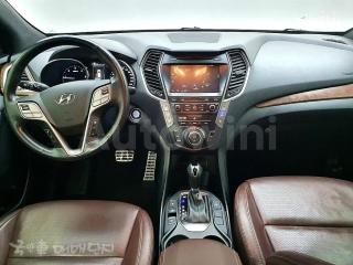 KMHSR81XDHU258828 2017 HYUNDAI  MAXCRUZ DIESEL(E-VGT)R2.2 4WD 파이니스트 EDITION 7 SEATS-4