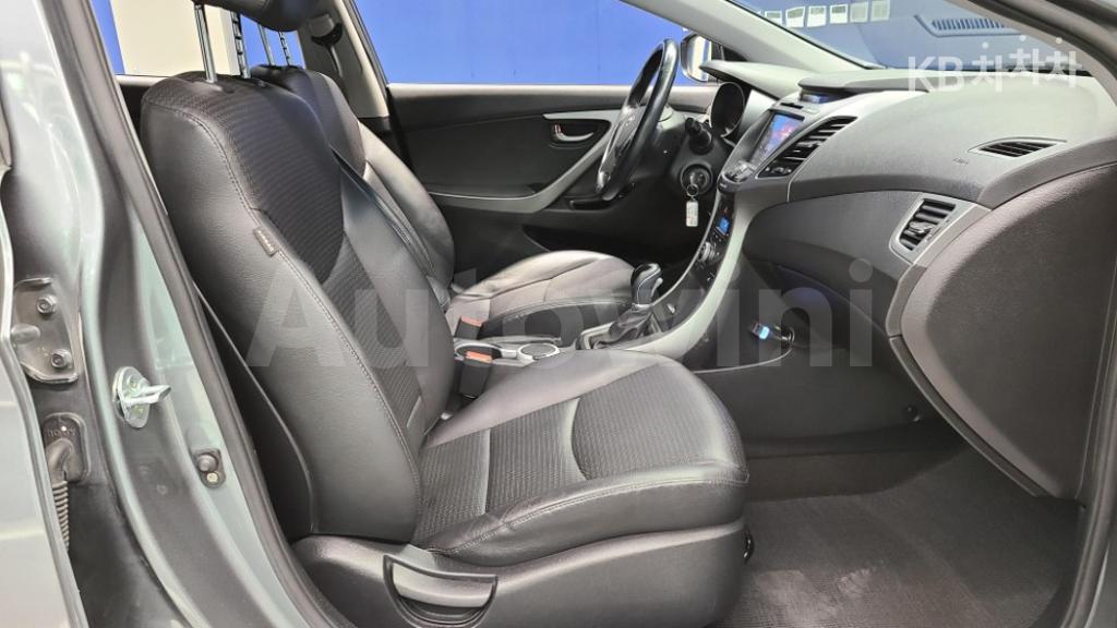 2016 HYUNDAI  AVANTE ELANTRA 1.6 GDI SMART BASIC - 12