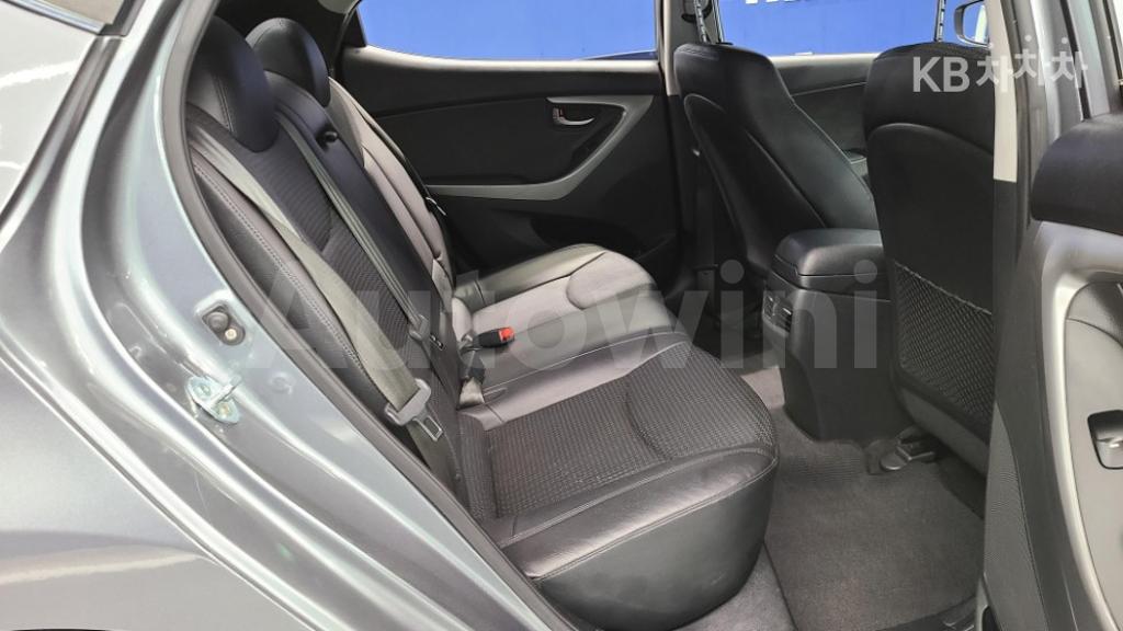2016 HYUNDAI  AVANTE ELANTRA 1.6 GDI SMART BASIC - 11