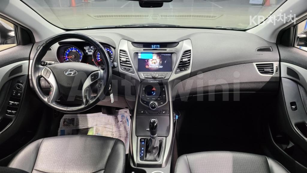KMHDG41DBGU570307 2016 HYUNDAI  AVANTE ELANTRA 1.6 GDI SMART BASIC-4