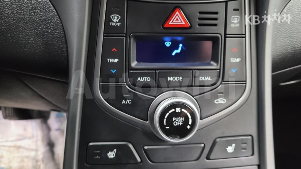 2016 HYUNDAI  AVANTE ELANTRA 1.6 GDI SMART BASIC - 16