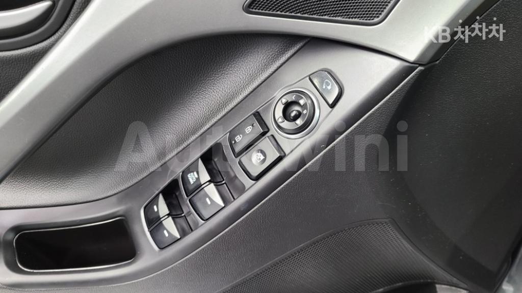 2016 HYUNDAI  AVANTE ELANTRA 1.6 GDI SMART BASIC - 18