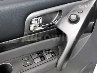 2015 SSANGYONG KORANDO TURISMO 4WD LT 11 SEATS - 13