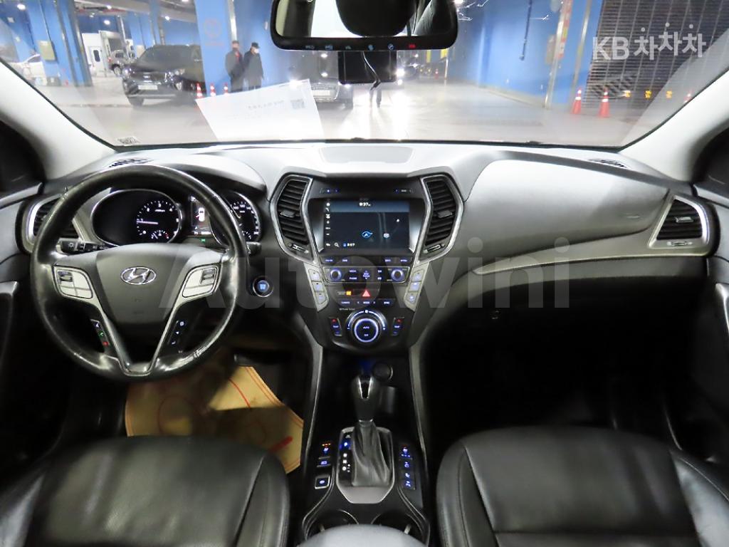 KMHSR81XDGU153075 2016 HYUNDAI  MAXCRUZ DIESEL(E-VGT)R2.2 4WD 파이니스트 EDITION 7 SEATS-4