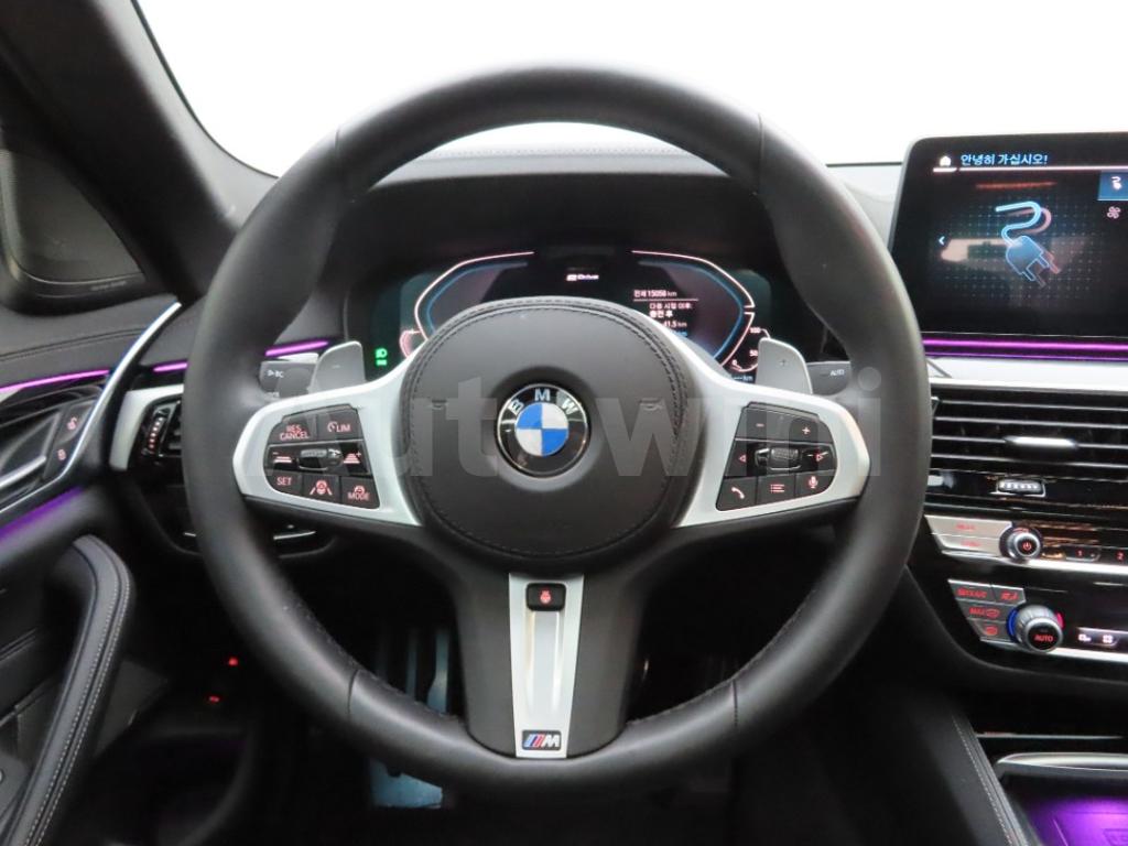 2021 BMW  5SERIES G30  530E M SPORT - 9