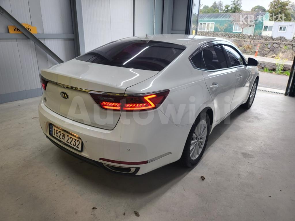 KNALC418BJA134212 2018 KIA  K7 CADENZA 3.0 LPI LUXURY-3