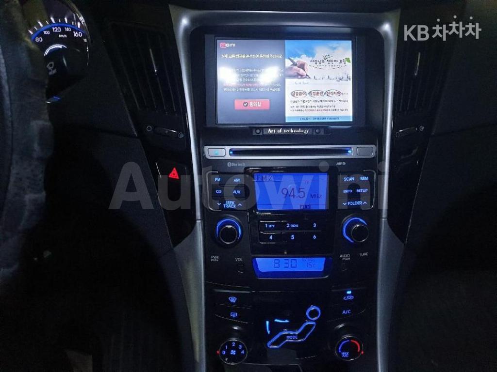 2011 HYUNDAI YF SONATA LPI LUXURY - 10