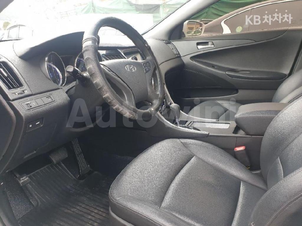 2011 HYUNDAI YF SONATA LPI LUXURY - 17