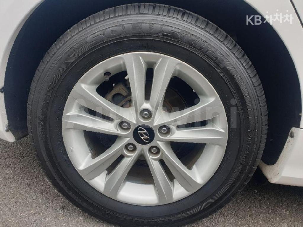 2011 HYUNDAI YF SONATA LPI LUXURY - 19