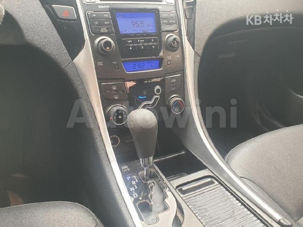 2011 HYUNDAI YF SONATA LPI LUXURY - 11