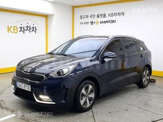 KNACA81CGHA019229 2017 KIA NIRO 1.6 LUXURY-0