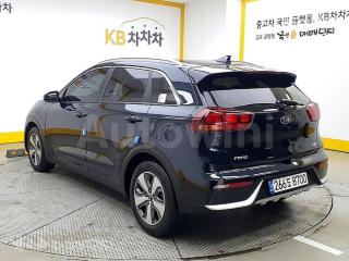 KNACA81CGHA019229 2017 KIA NIRO 1.6 LUXURY-3