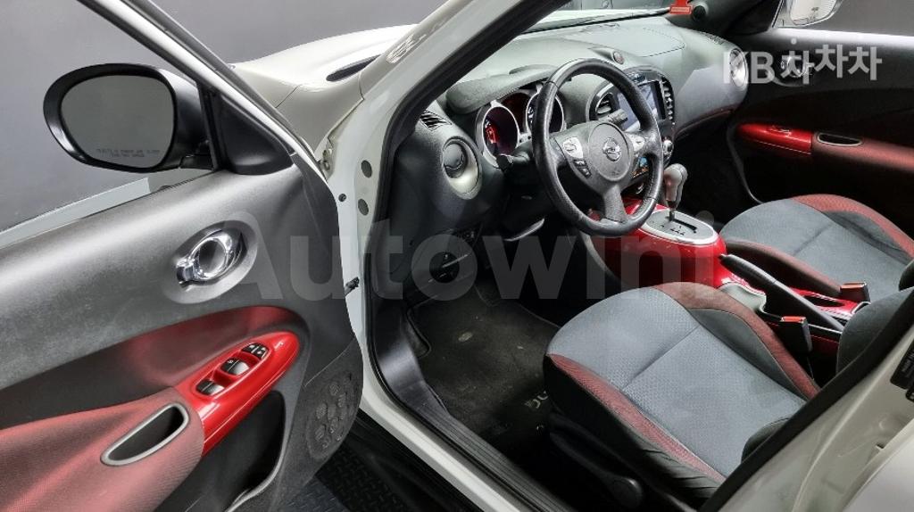 2014 NISSAN JUKE 1.6 SV - 8